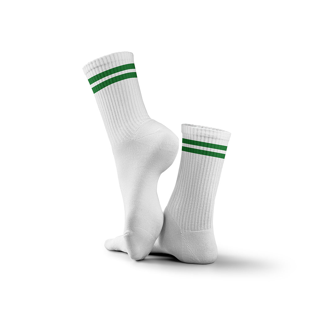 Weiße Tennissocken mit grünen Streifen – personalisierte Sportsocken mit Logo bedrucken